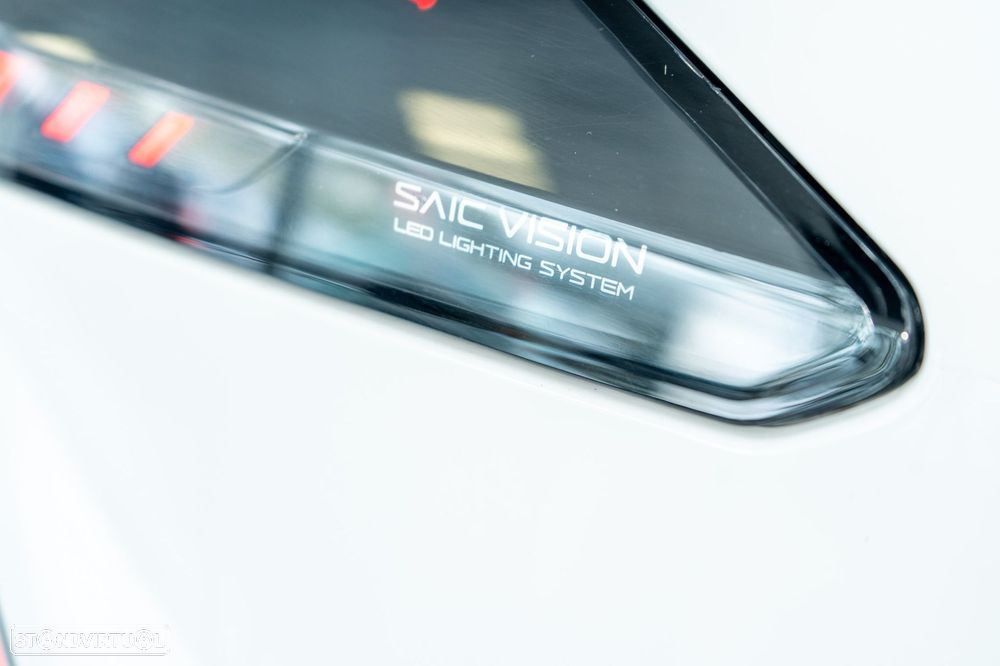 MG MG4 64 kWh Luxury - 24