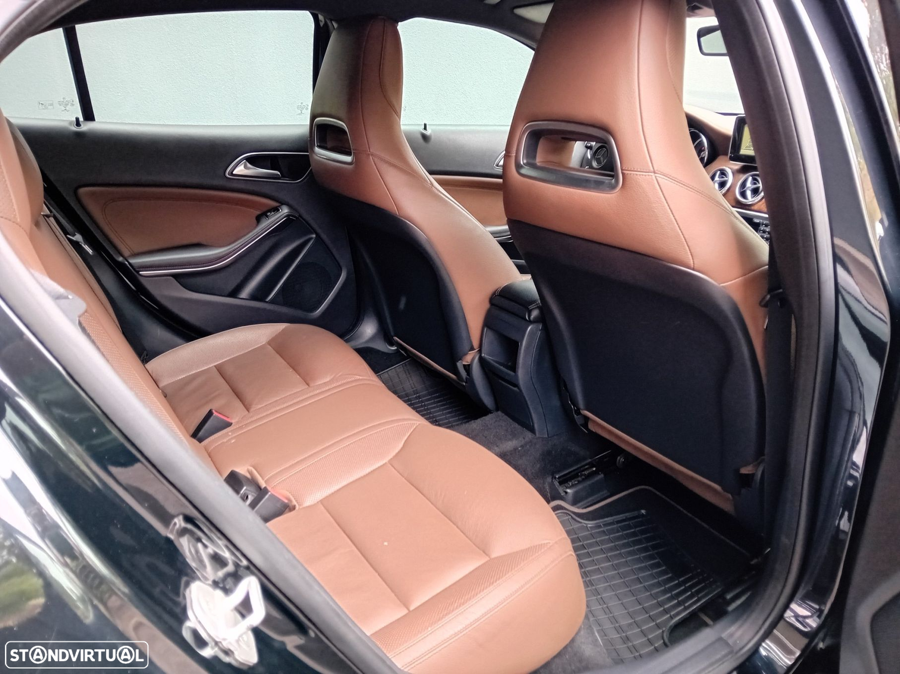 Mercedes-Benz GLA 220 CDi Style 4-Matic - 12