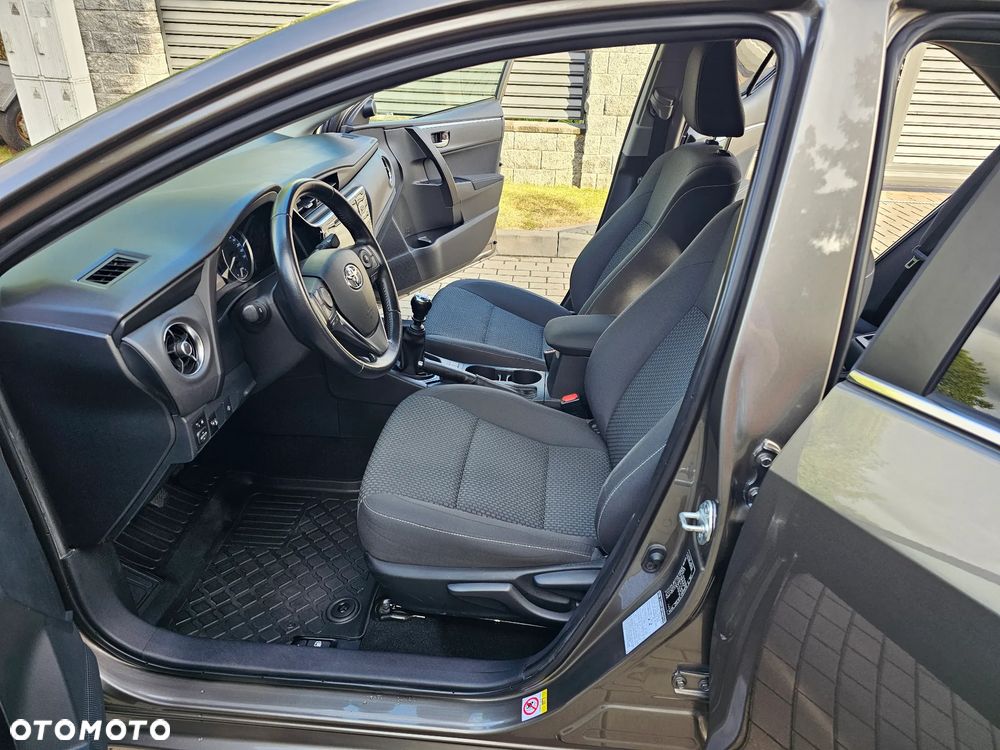Toyota Corolla 1.6 Comfort - 9