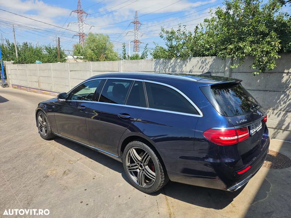 Mercedes-Benz E - 10