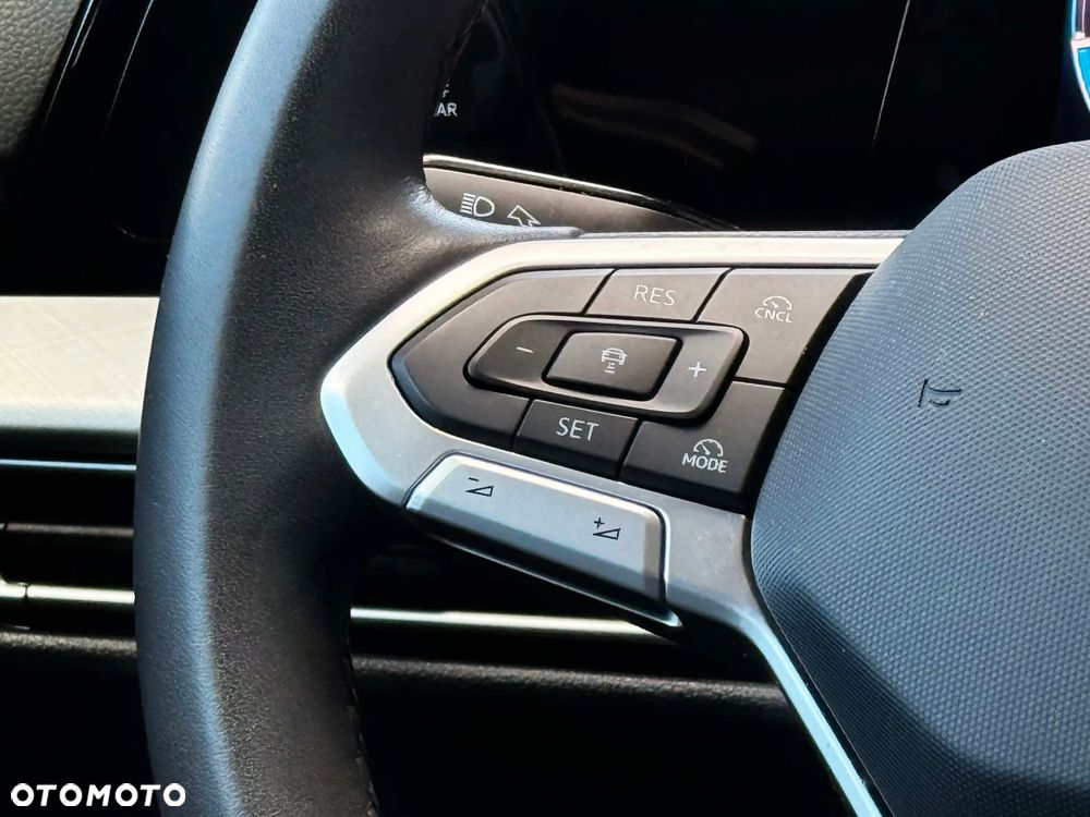 Volkswagen Golf 1.5 TSI Special Edition - 25