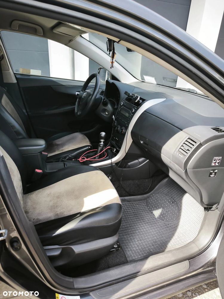 Toyota Corolla - 9