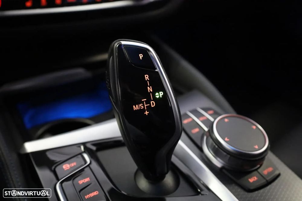 BMW 530 e Pack Desportivo M - 39
