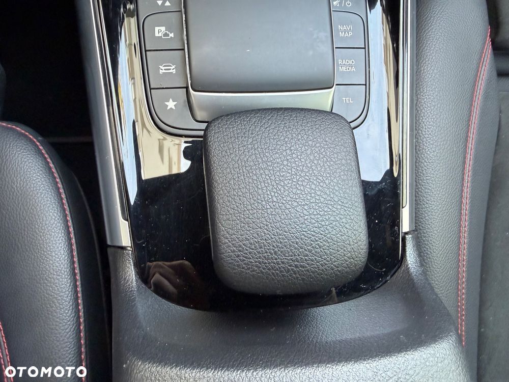 Mercedes-Benz GLA 200 AMG Line - 26