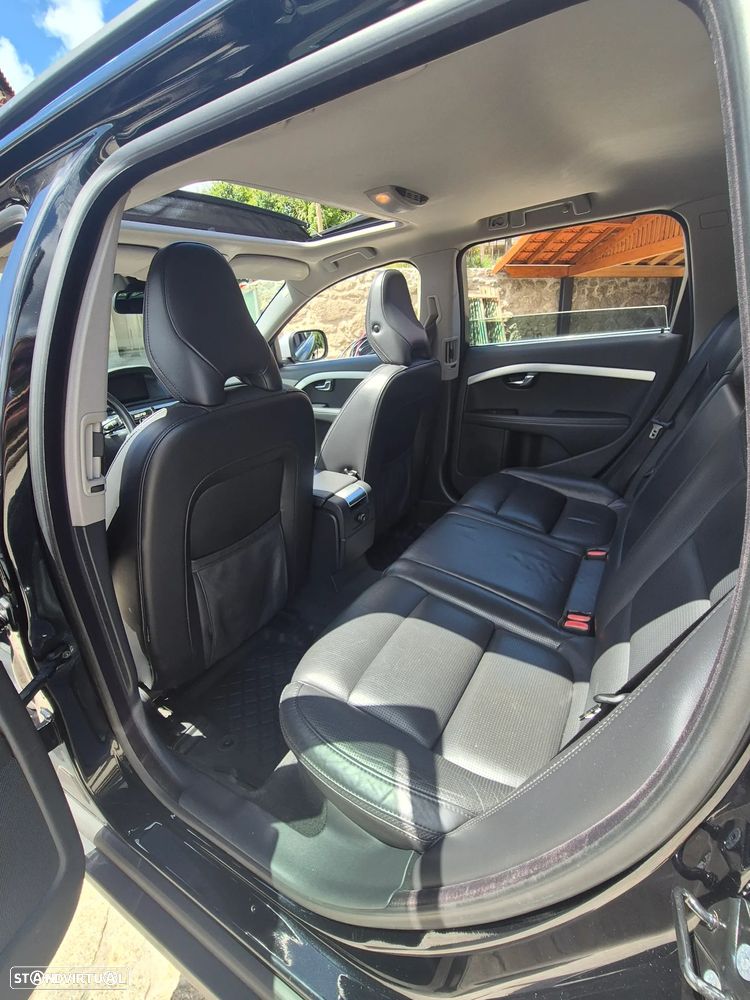 Volvo XC 70 D5 AWD Black Edition - 7