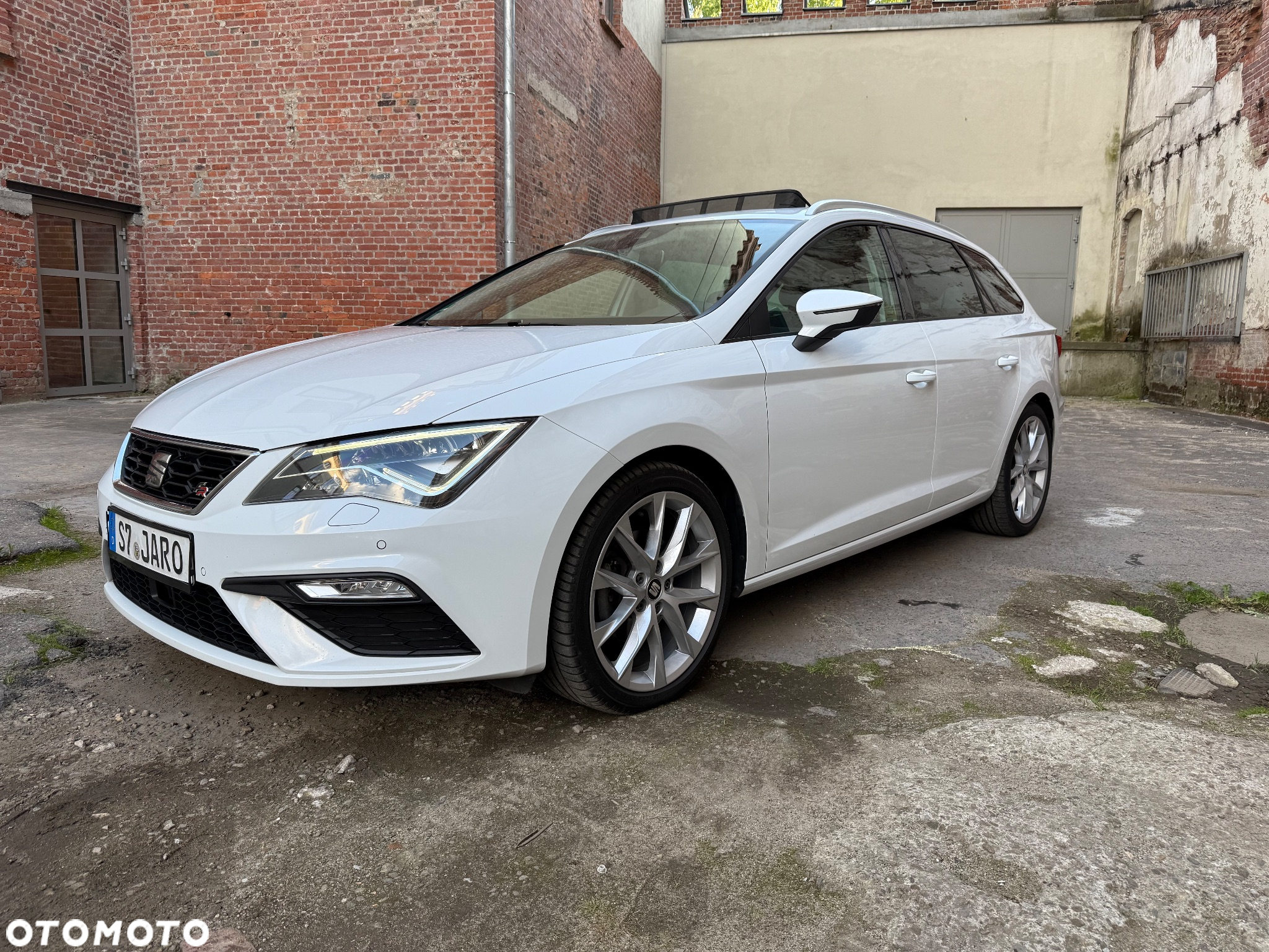 Seat Leon 2.0 TDI DPF DSG FR Black Matt Edition - 3