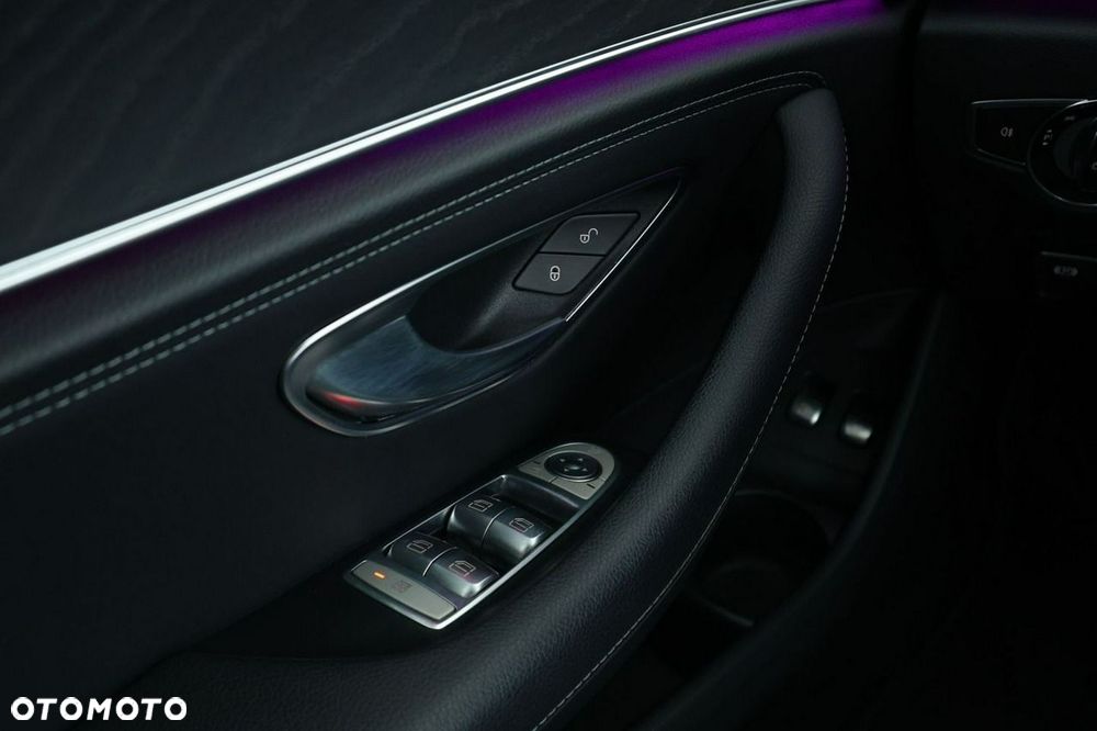 Mercedes-Benz Klasa E 300 9G-TRONIC Avantgarde - 27