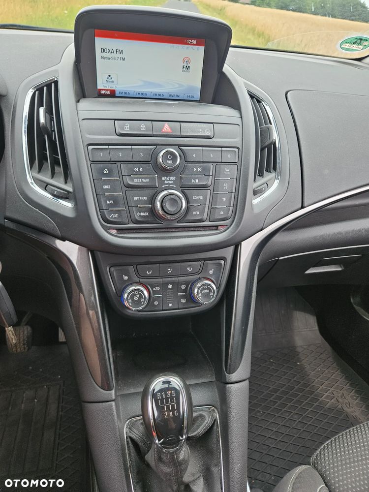 Opel Zafira 2.0 D (CDTI ecoFLEX) Start/Stop Active - 17