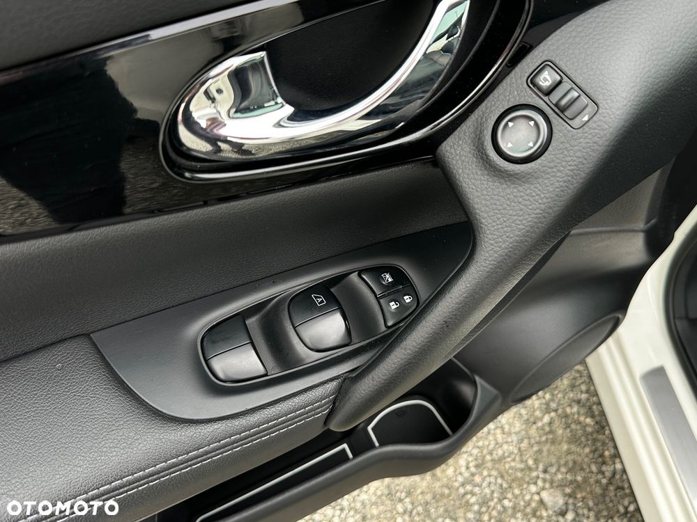 Nissan Qashqai 1.5 dCi Tekna EU6 - 14