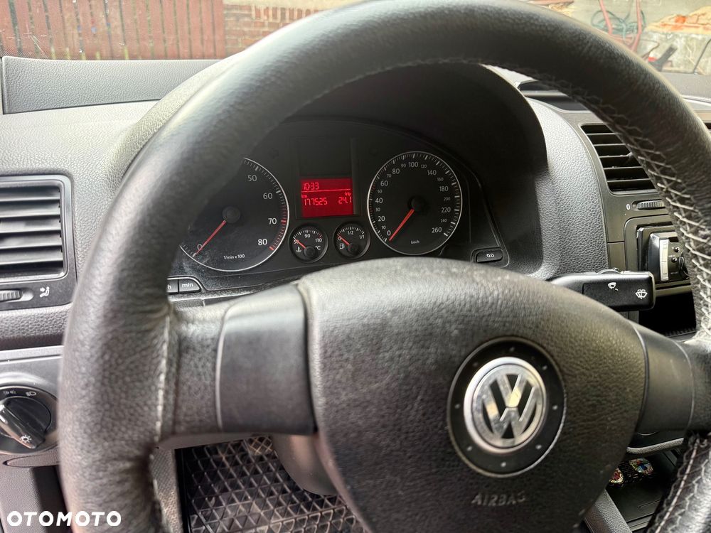 Volkswagen Jetta 1.6 Trendline - 8