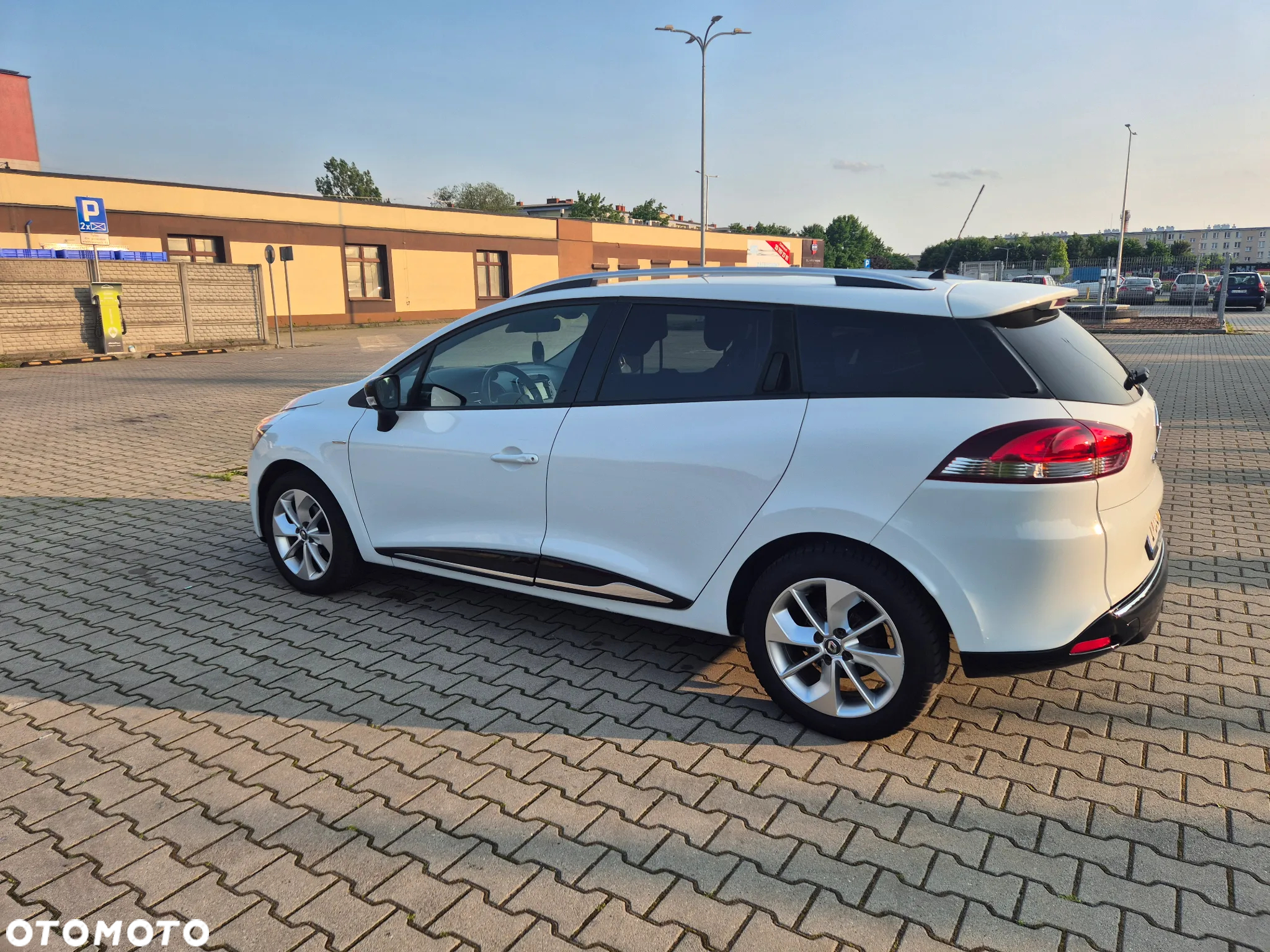 Renault Clio 0.9 TCe Limited - 12