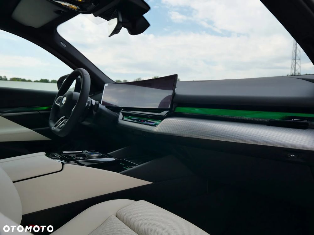 BMW Seria 5 520d xDrive mHEV M Sport - 40