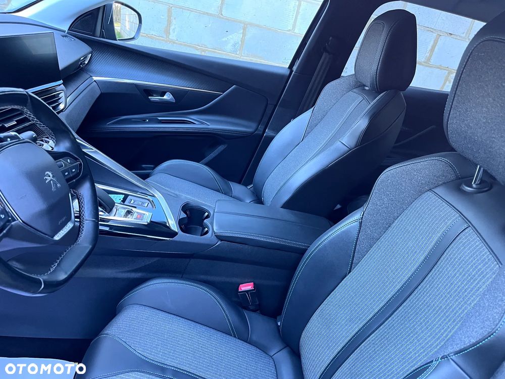 Peugeot 3008 225 e-EAT8 Allure - 6