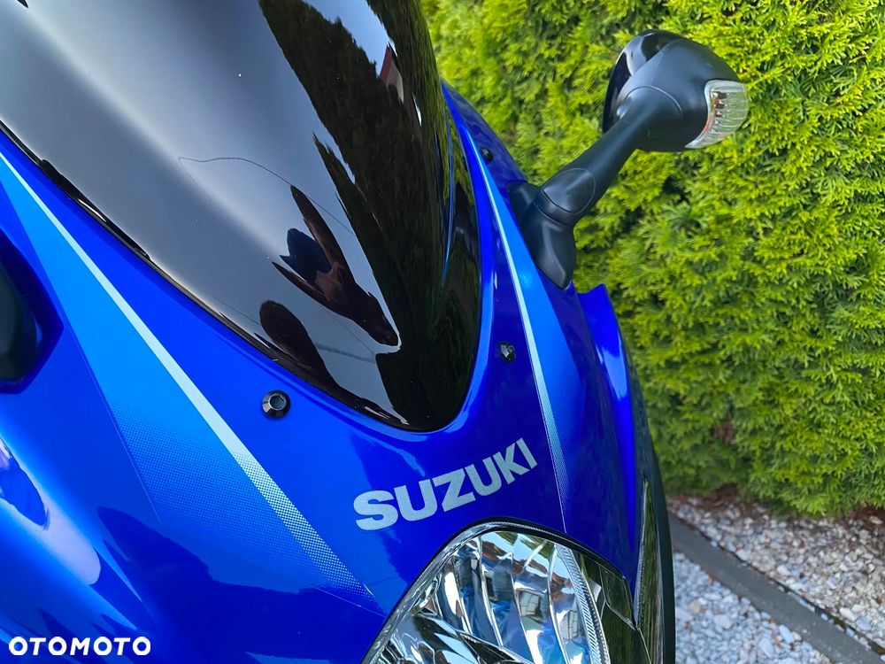 Suzuki GSX-R - 30