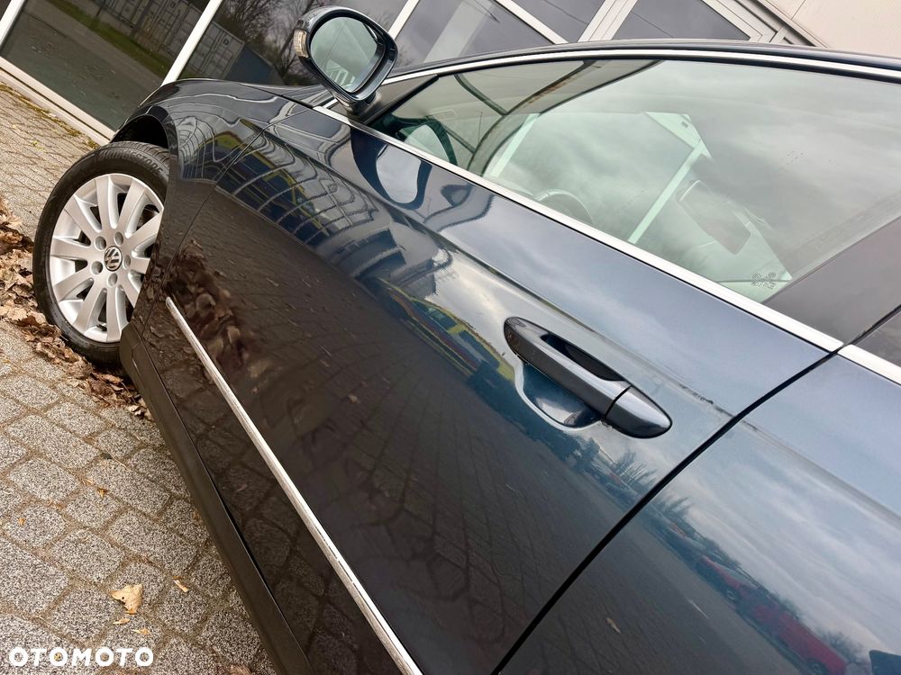 Volkswagen Passat - 25