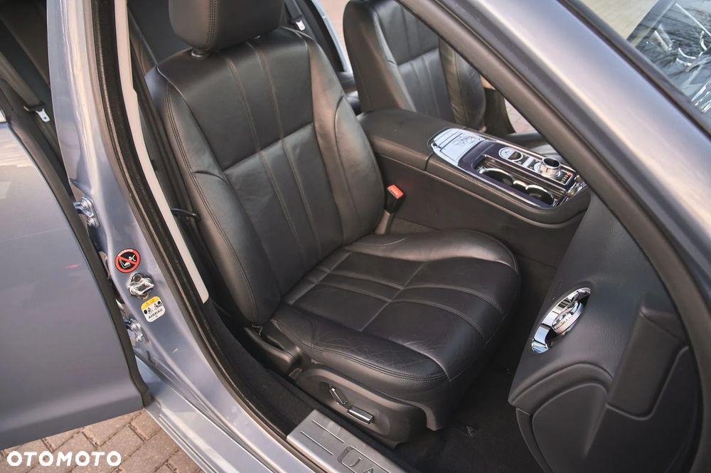 Jaguar XJ 3.0 V6 S Premium Luxury - 28