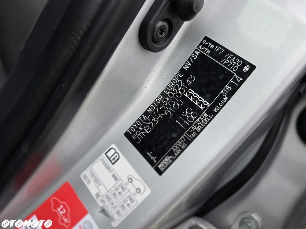 Toyota Camry 2.5 Hybrid Comfort CVT - 39