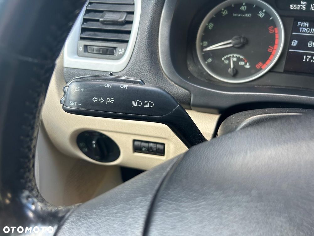 Skoda Roomster 1.6 16V Comfort PLUS EDITION - 21