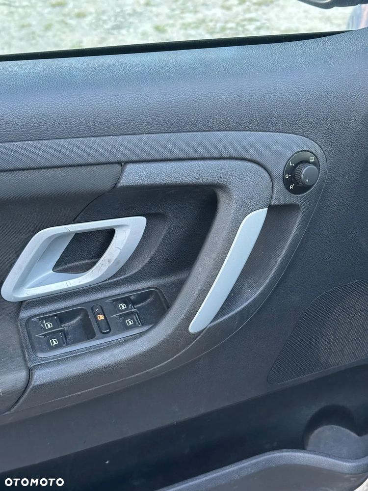 Skoda Fabia 1.4 MPI Cool Colour Edition - 7