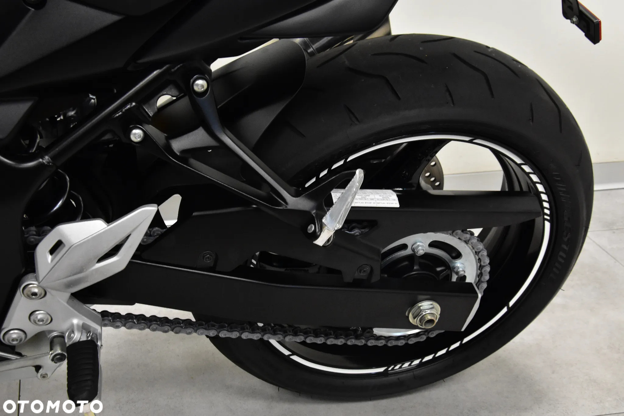 Suzuki GSR - 39
