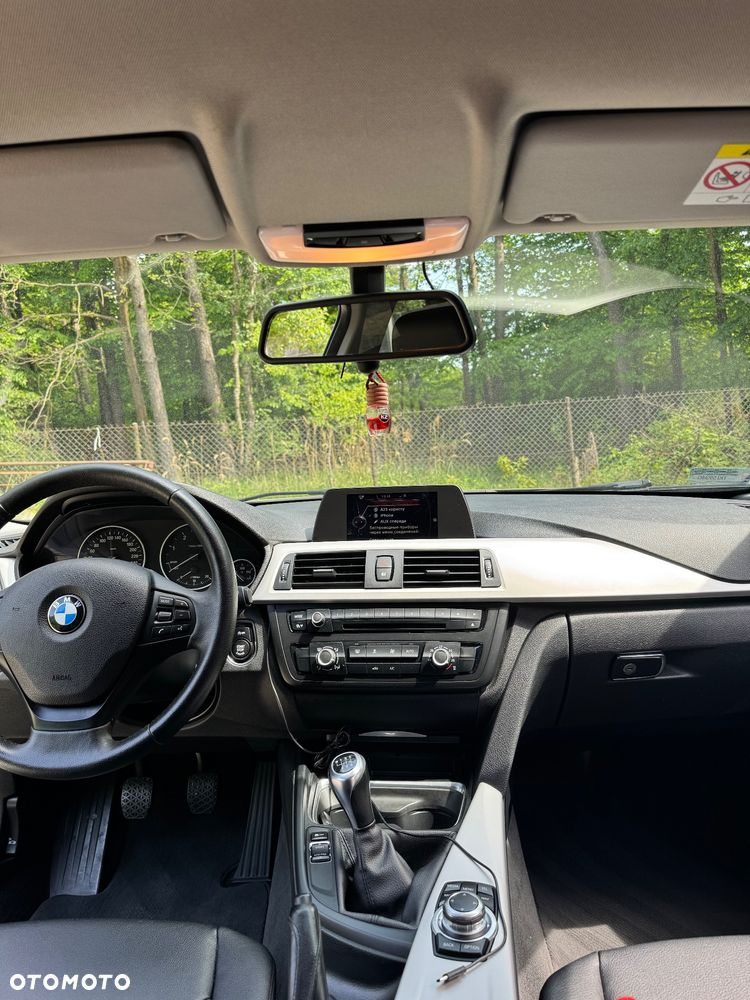 BMW Seria 3 316d - 29