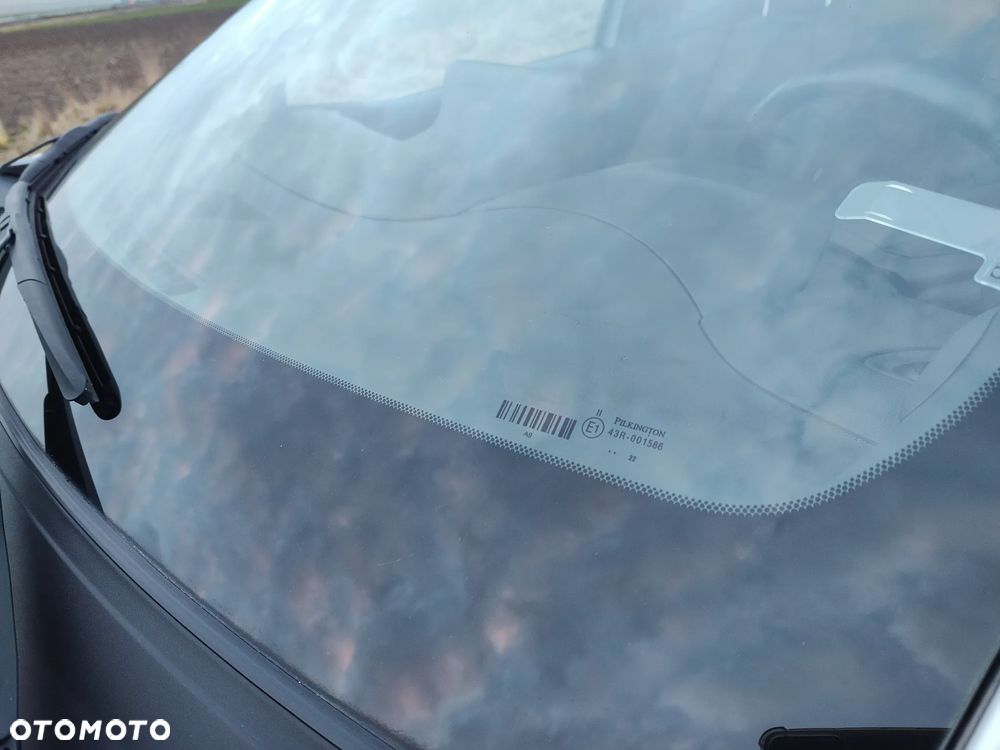 Toyota Yaris Hybrid 1.5 Executive - 24