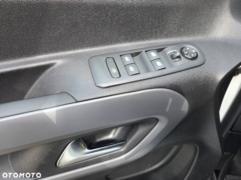Toyota Proace City Verso 1.2 D-4T Business - 12