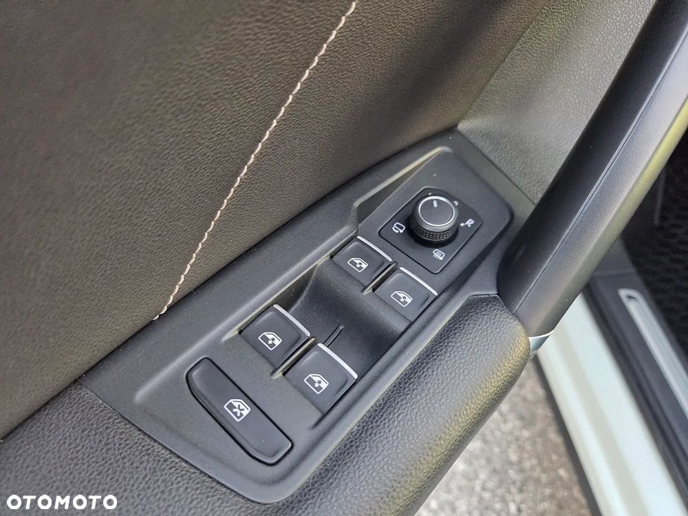 Volkswagen Tiguan - 12