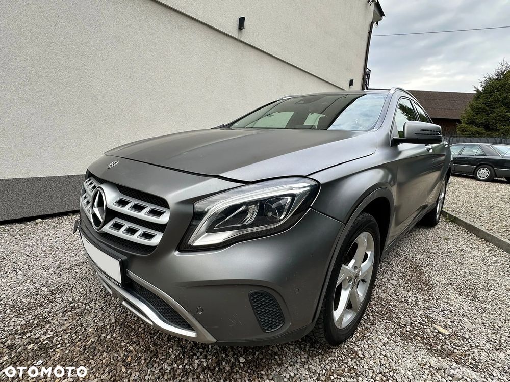 Mercedes-Benz GLA 200 7G-DCT - 12