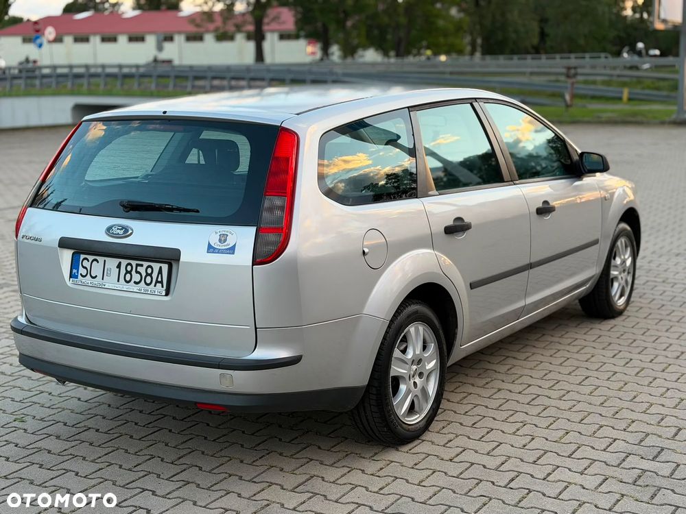 Ford Focus 1.6 Ambiente - 5