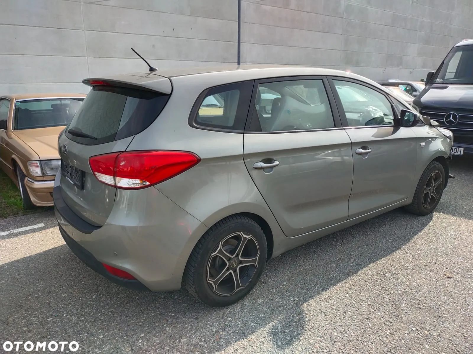 Kia Carens 1.6 GDI M - 1