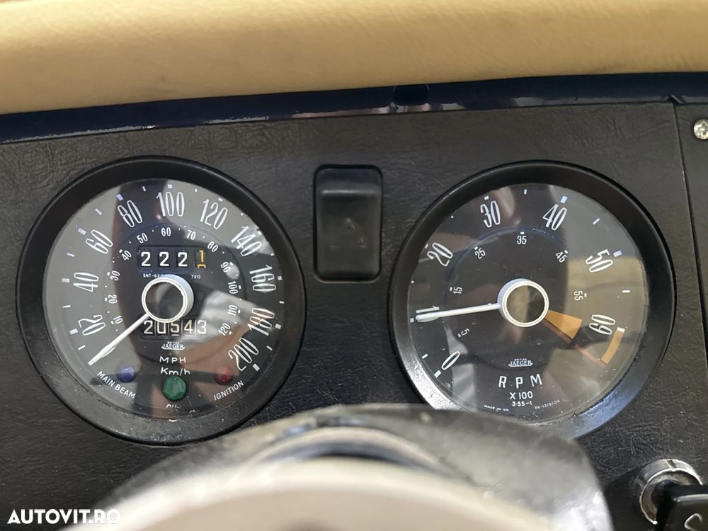 Triumph Spitfire - 18