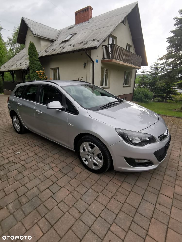 Opel Astra 1.4 Turbo Exklusiv - 2