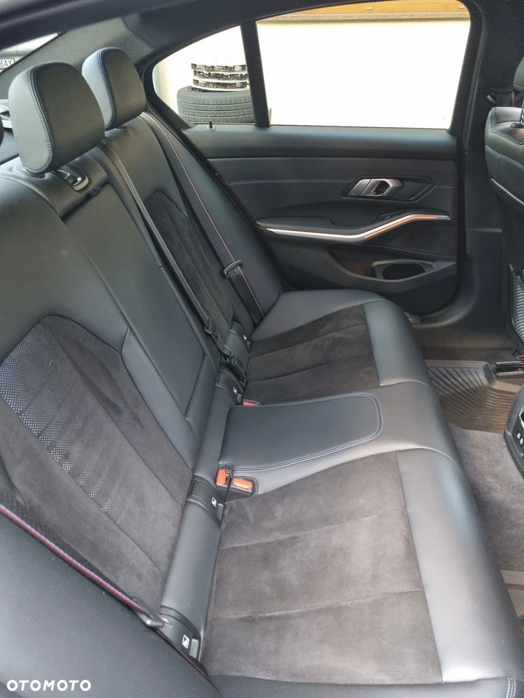 BMW Seria 3 320d M Sport - 15