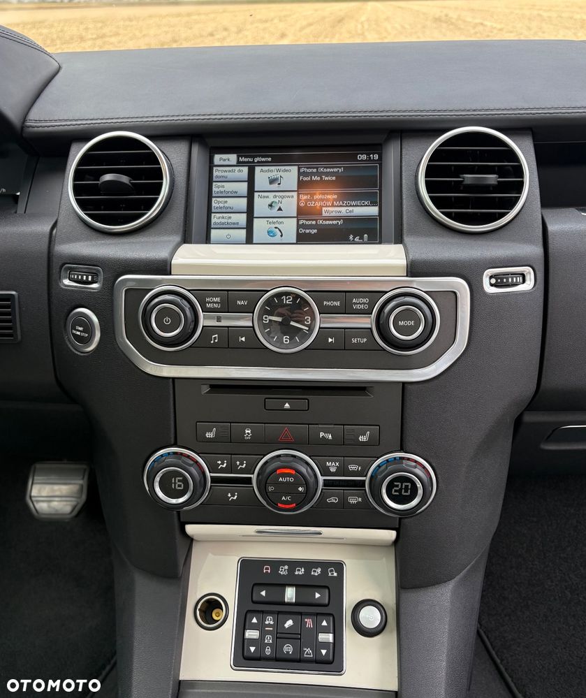 Land Rover Discovery IV 3.0 SD V6 HSE - 11