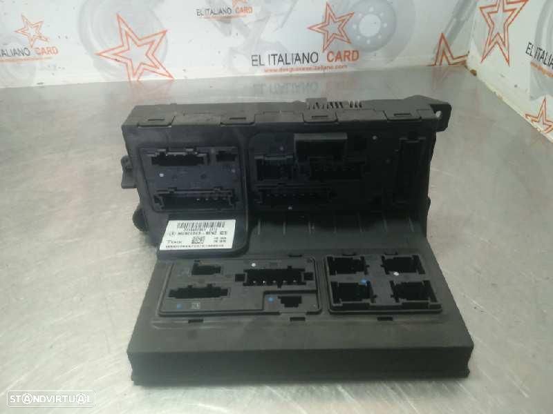 CAIXA DE RELES FUSÍVEIS MERCEDES-BENZ CLS BM 219 - 1