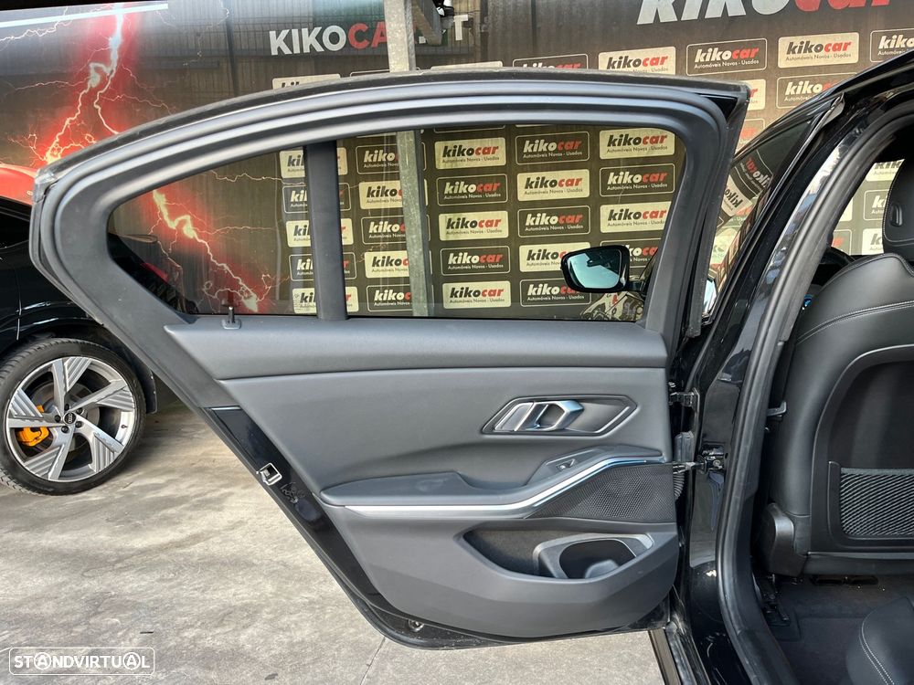 BMW 320 e Pack M Auto - 43