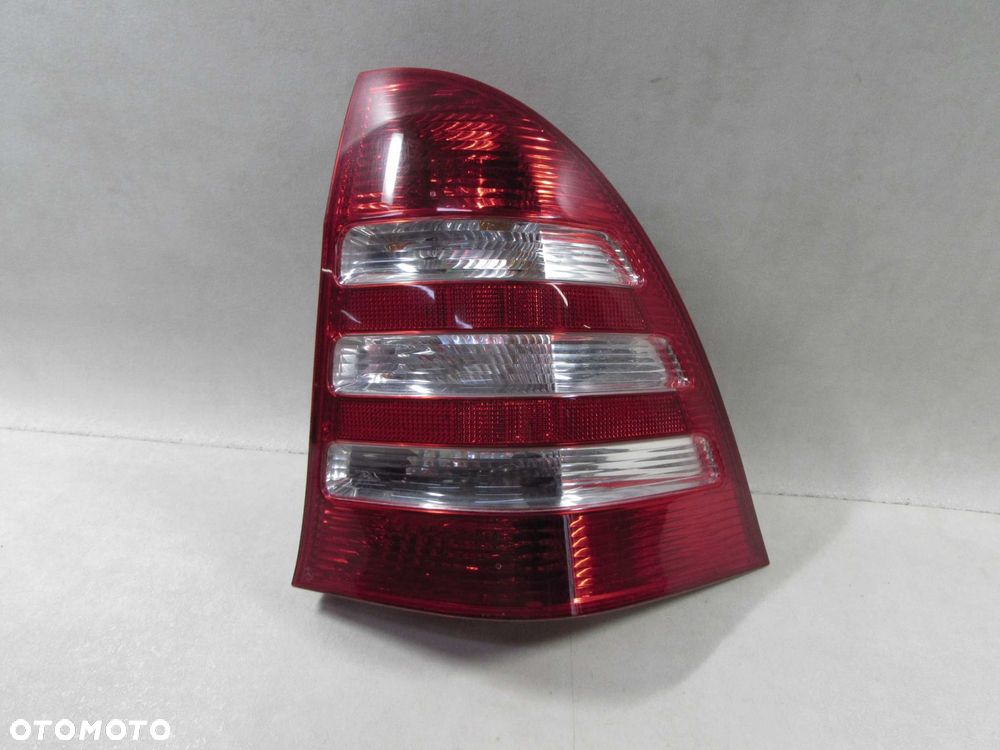 MERCEDES C KLASA W203 KOMBI LIFT LAMPA PRAWY TYL 2038202464 04-07 - 6