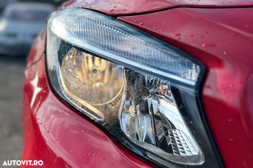 FAR STANGA/DREAPTA MERCEDES-BENZ GLA - AN 2016 - 1