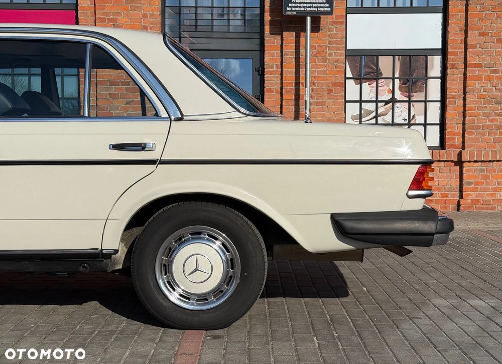 Mercedes-Benz W123 - 7