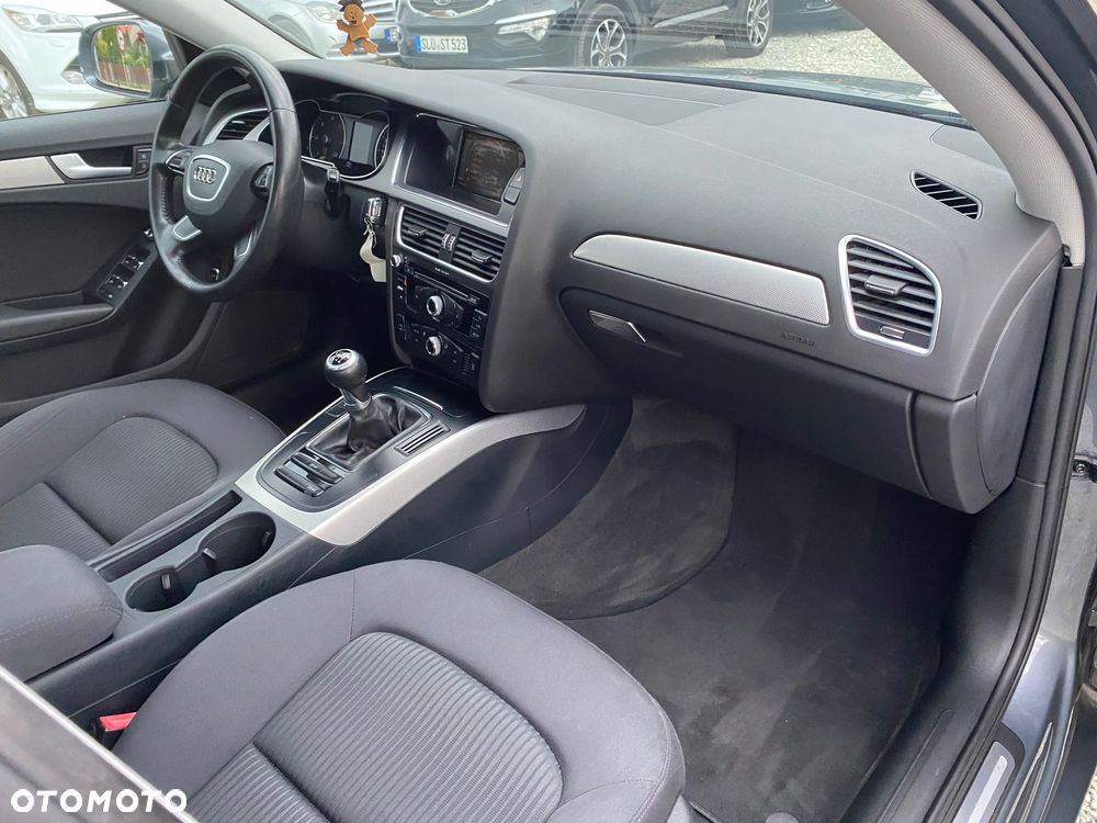 Audi A4 Limousine 2.0 TDI DPF clean diesel Ambiente - 25