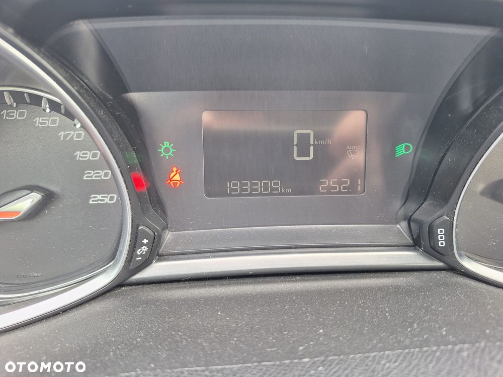 Peugeot 308 1.2 PureTech Active S&S - 13