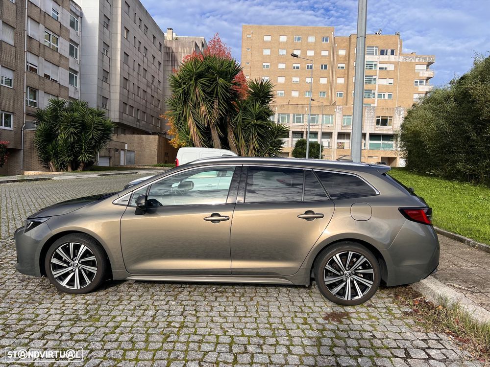 Toyota Corolla Touring Sports 1.8 Hybrid Comfort+P.Sport - 3