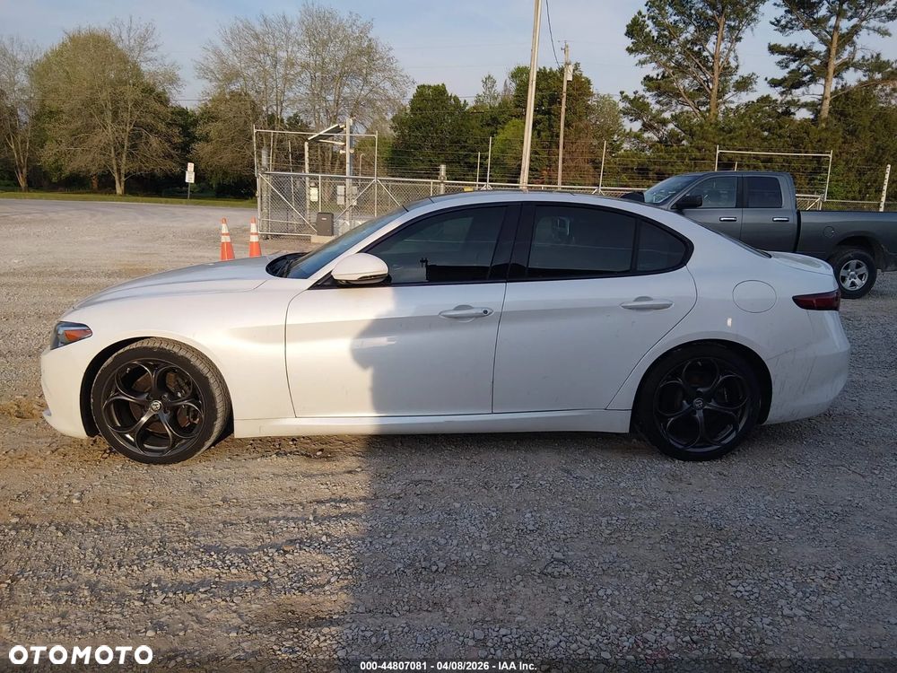 Alfa Romeo Giulia - 6