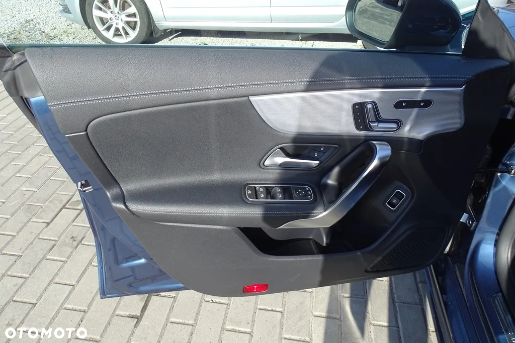 Mercedes-Benz CLA 220 d AMG Line 8G-DCT - 18