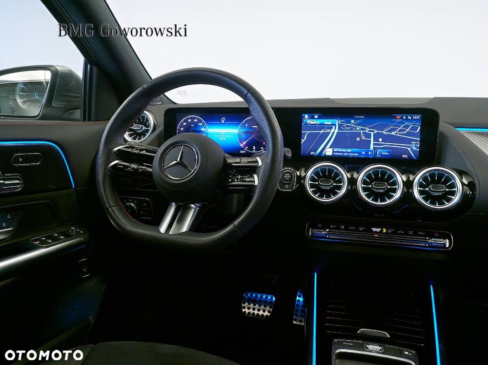 Mercedes-Benz GLA - 16