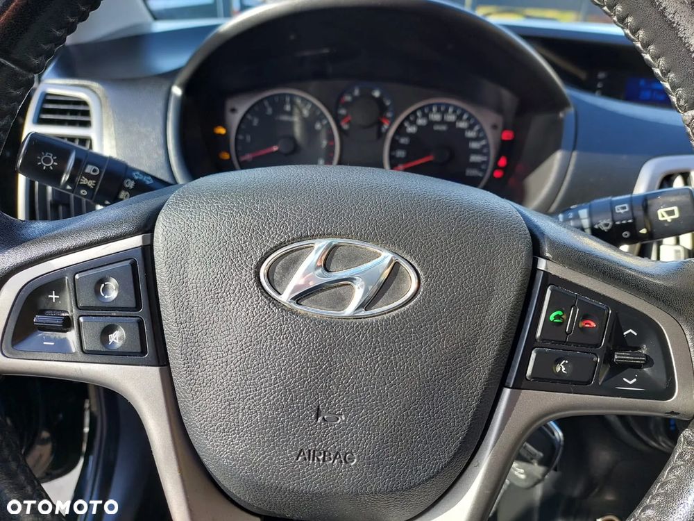 Hyundai i20 1.25 Wersja Jubileuszowa - 14