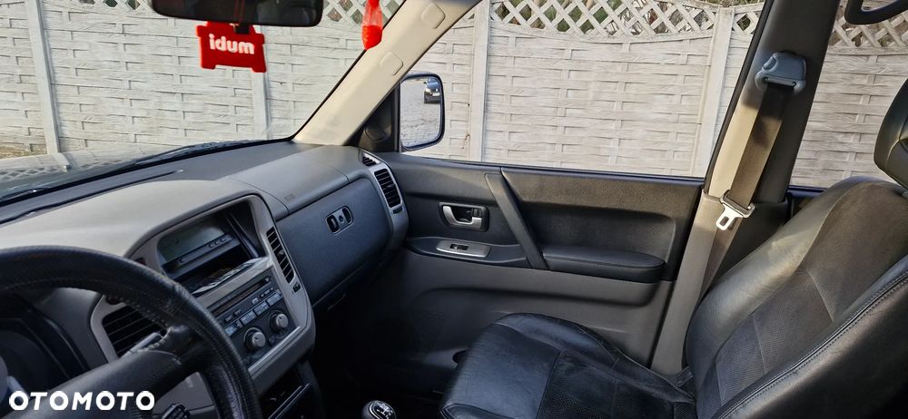 Mitsubishi Pajero - 14