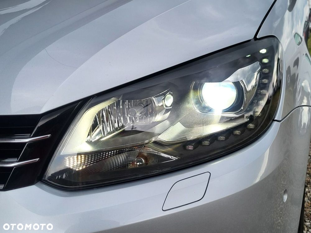 Volkswagen Touran - 23