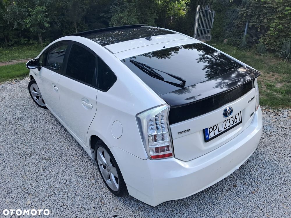 Toyota Prius 1.8 HSD Premium - 30